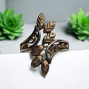 Vintage 10K Gold & Silver Leaf Ring Antique Unique Beautiful ❤️ Size 6 and 3.9gm
